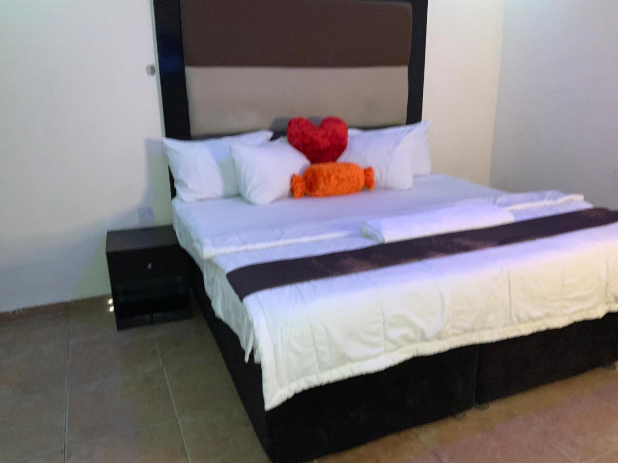 Senators Suites And Towers Hotel Omole Exteriör bild
